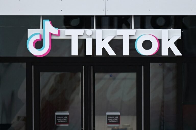 Universal Music Group Plans To Pull Song Catalog From Tiktok