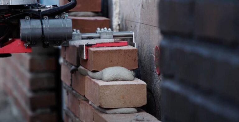 Dutch Startup Monumental Uses Robots To Lay Bricks