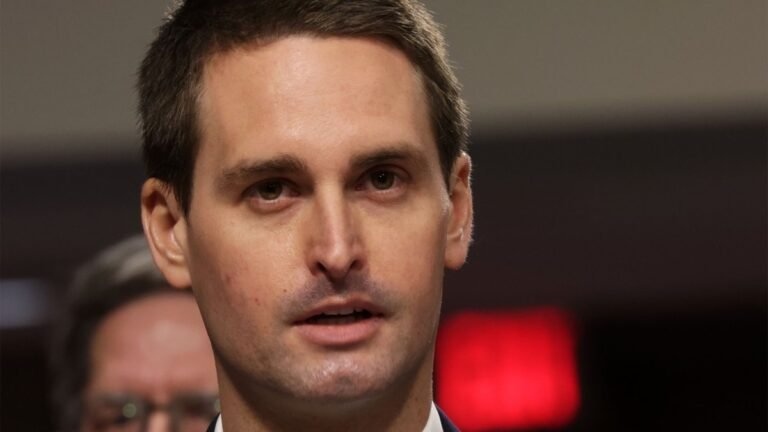 Snap wants to unify the user experience in Spotlight and Stories Snap Wants To Unify The User Experience In Spotlight And