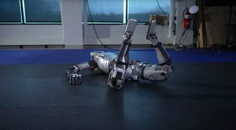 Humanoid Robots Learn To Fall Well