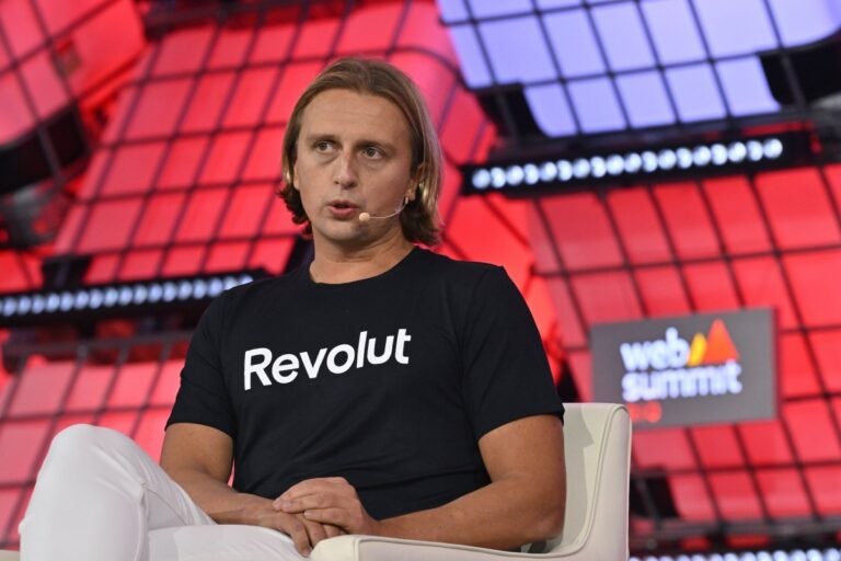 Revolut, Neobank $ 45b, Publishes $ 1b Profits In 2024