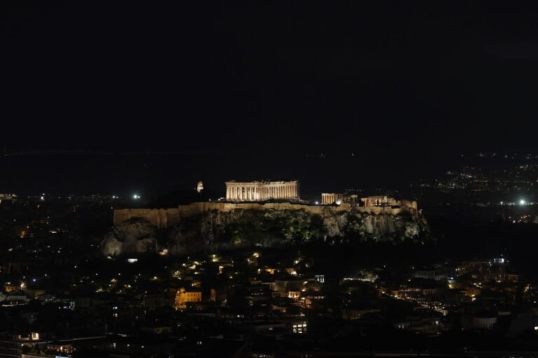 Through The Greek Technological Explosion, A Prominent Seed Scene Lack Locks