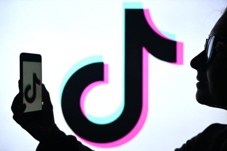Tiktok Attracts Singers With New Advertising Features