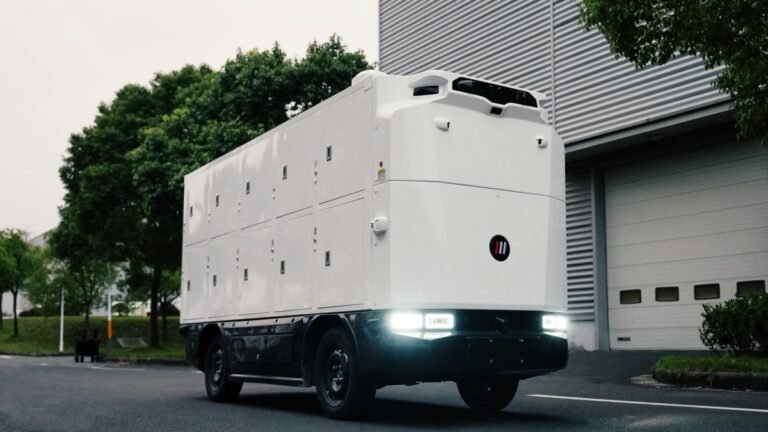 Robomart reveals the new Delivery Robot with a flat $ 3 charge to challenge Doordash, Uber Eats Robomart Reveals The New Delivery Robot With A Flat $