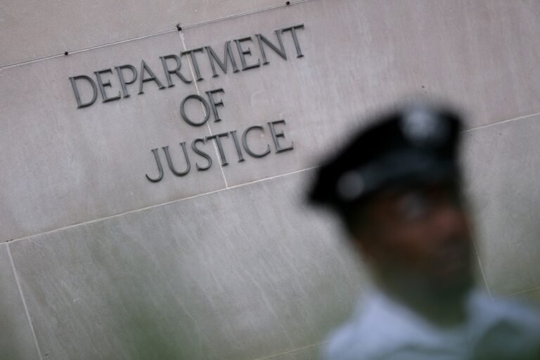 Us Government Accuses British Teenager Accused Of At Least 120
