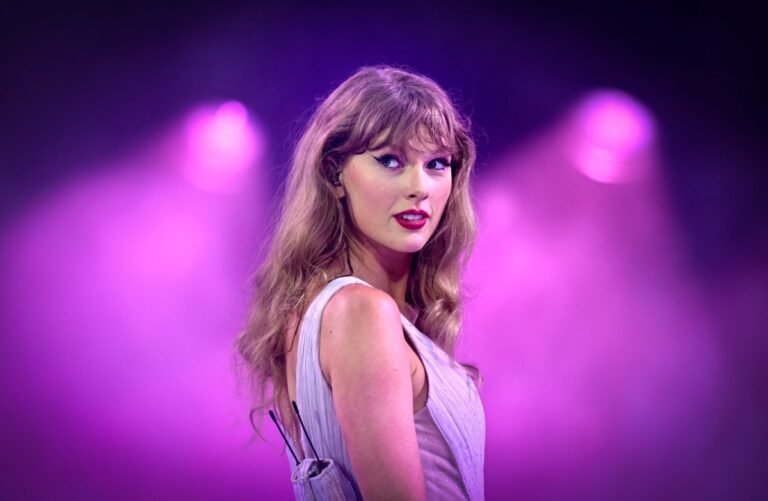 Taylor Swift fans accuse the singer of using AI in Google Scavenger hunting videos Taylor Swift Fans Accuse The Singer Of Using Ai In