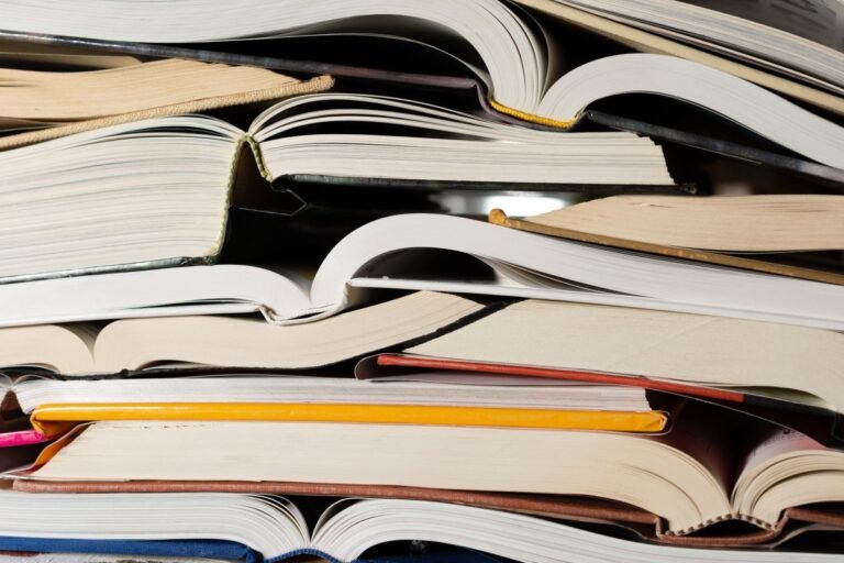 Phictly's New App Brings People Together For Their Favorite Books