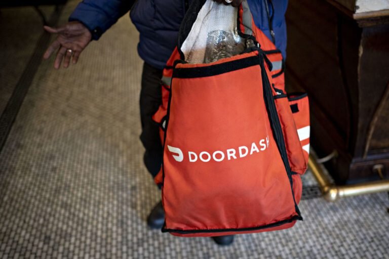DoorDash driver faces felony charges after allegedly spraying customers’ food Doordash Driver Faces Felony Charges After Allegedly Spraying Customers' Food