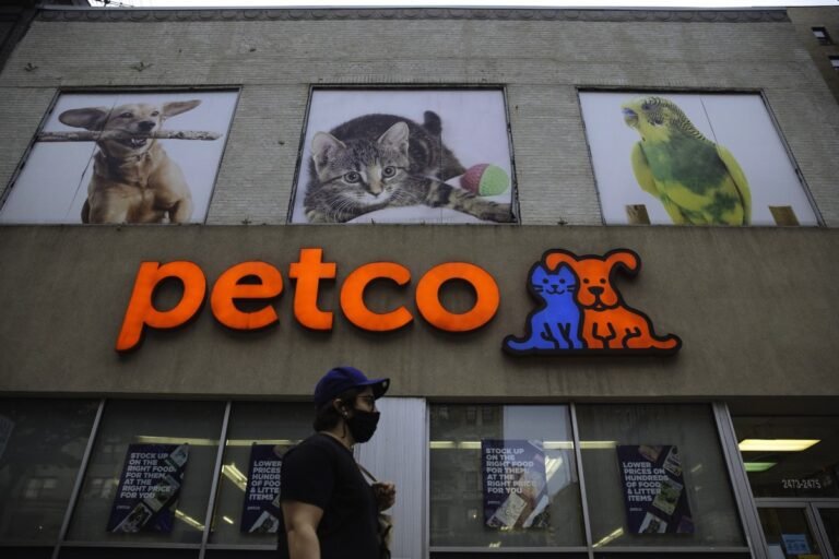 Petco takes down Vetco website after exposing customers’ personal information Petco Takes Down Vetco Website After Exposing Customers' Personal Information