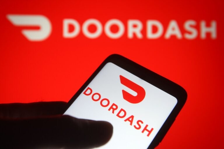 DoorDash Launches New ‘Tasks’ App That Pays Couriers to Submit Videos to Train AI Doordash Launches New 'tasks' App That Pays Couriers To Submit