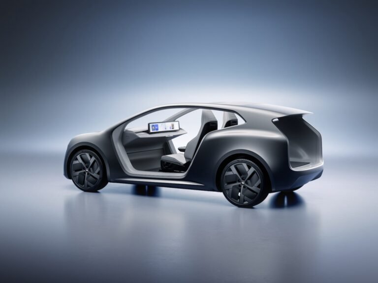 Lucid Motors Unveils Robotaxi Concept Called 'lunar'