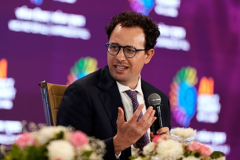 Anthropic Rejects Vc Funding That Values ​​it At $800b+, For