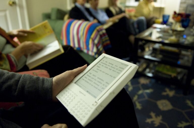 Users are turning to jailbreaking their older Kindles as Amazon ends support Users Are Turning To Jailbreaking Their Older Kindles As Amazon