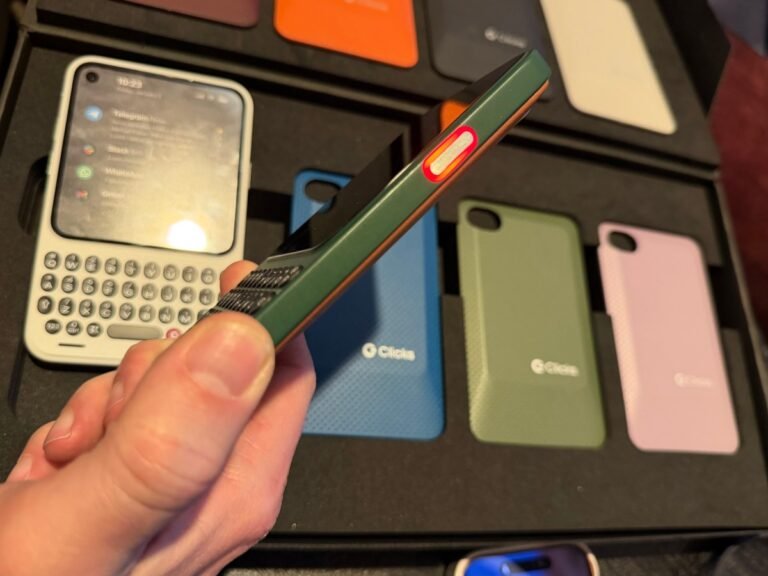Clicks Shows Off Its Blackberry Inspired Phone In A New Hands On