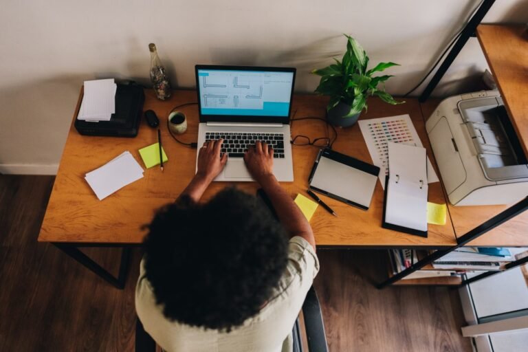 5 office gadgets that can make your work day better 5 Office Gadgets That Can Make Your Work Day Better