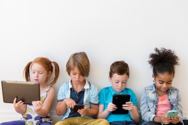 Parents want safer phones for kids. These companies are answering the call. Parents Want Safer Phones For Kids. These Companies Are Answering