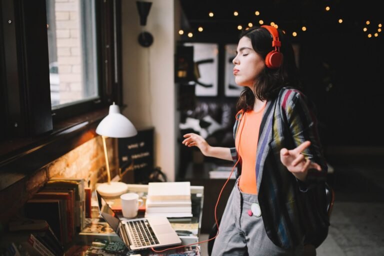 Winamp is aiming for a comeback with a new music player powered by Deezer Winamp Is Aiming For A Comeback With A New Music